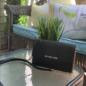 Used in great condition- MK Jet Set Crossbody Bag